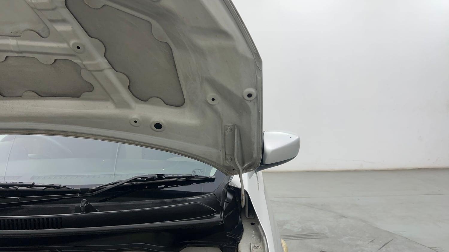 Used 2014 Maruti Suzuki Celerio VXi Petrol Manual engine ENGINE LEFT SIDE HINGE & APRON VIEW