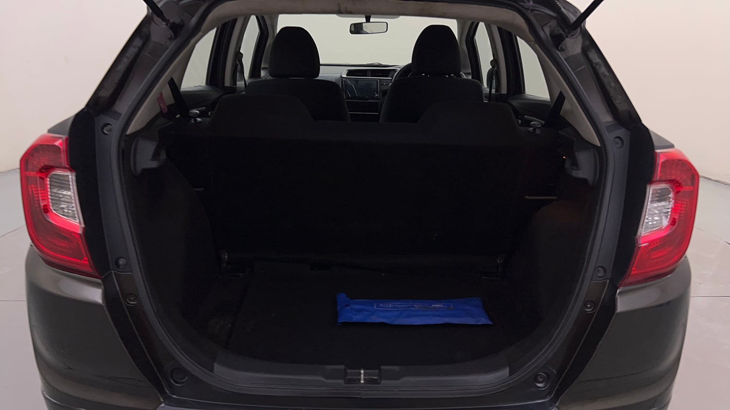 Used 2018 Honda WR-V VX MT Diesel Diesel Manual interior DICKY INSIDE VIEW