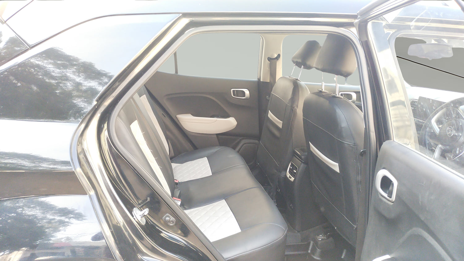 Used 2023 Hyundai Venue SX (O) 1.0 Turbo DCT Petrol Automatic interior RIGHT SIDE REAR DOOR CABIN VIEW