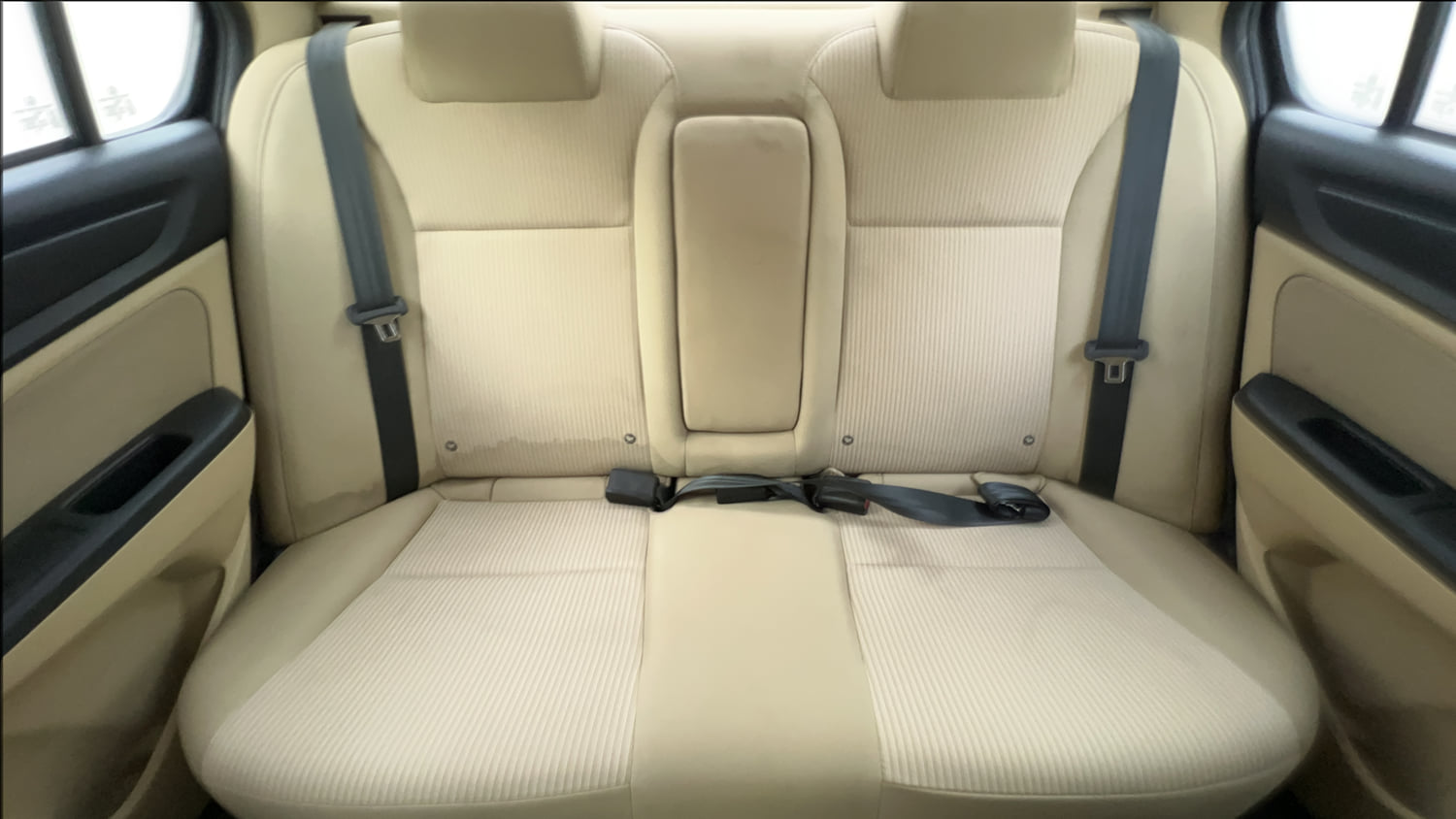 Used 2024 honda Amaze 2nd Generation VX 1.2 Petrol CVT Petrol Automatic interior REAR SEAT CONDITION VIEW