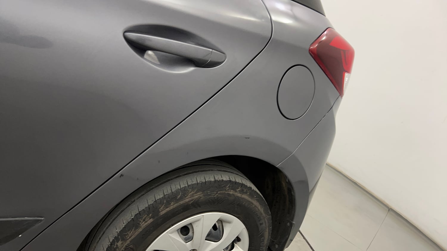 Used 2017 Hyundai Elite i20 Sportz 1.2 Petrol Manual dents MINOR SCRATCH