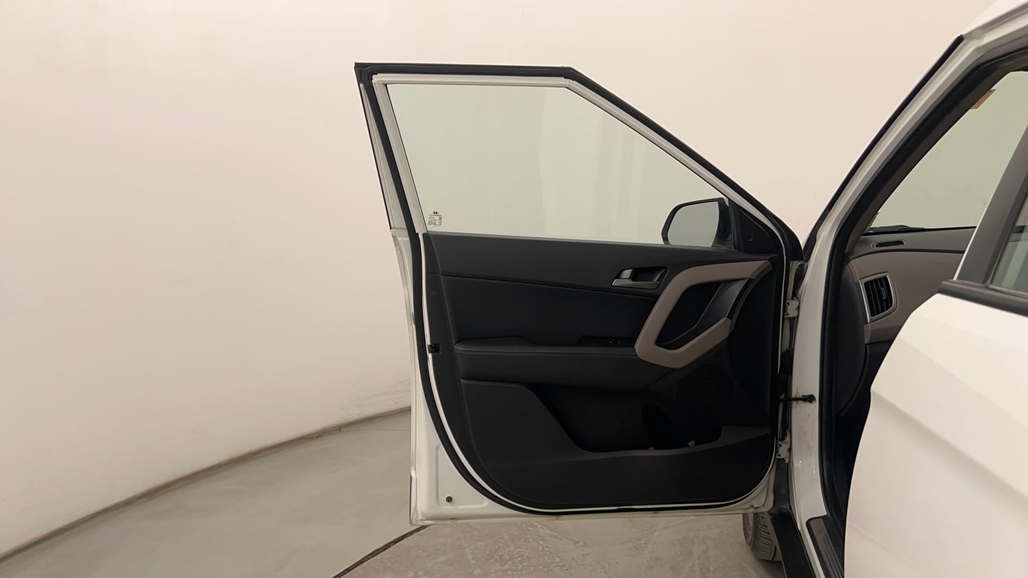 Used 2018 Hyundai Creta SX 1.6 CRDI (O) Diesel Manual interior LEFT FRONT DOOR OPEN VIEW