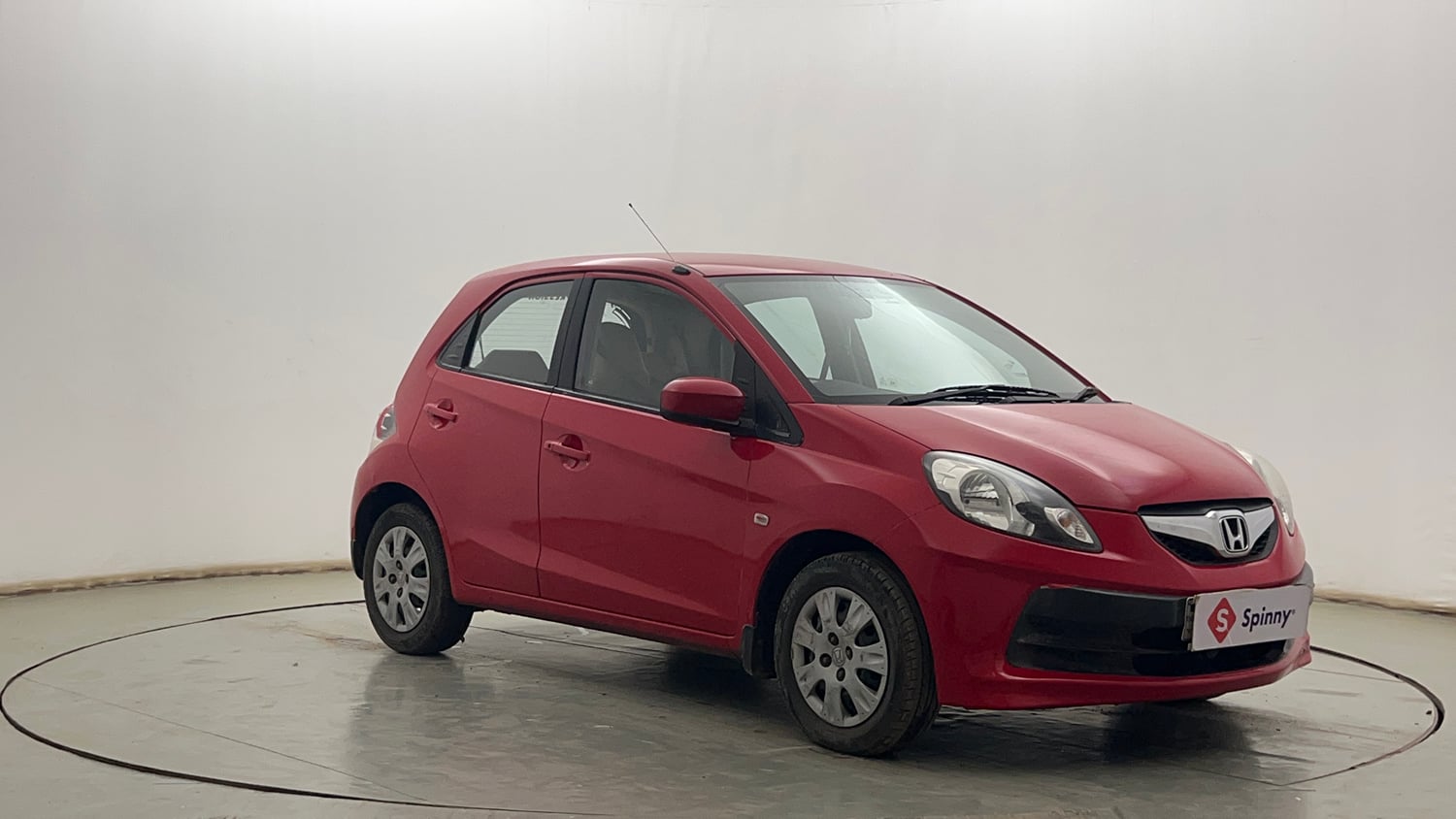 Used 2014 Honda Brio S MT Petrol Manual exterior RIGHT FRONT CORNER VIEW