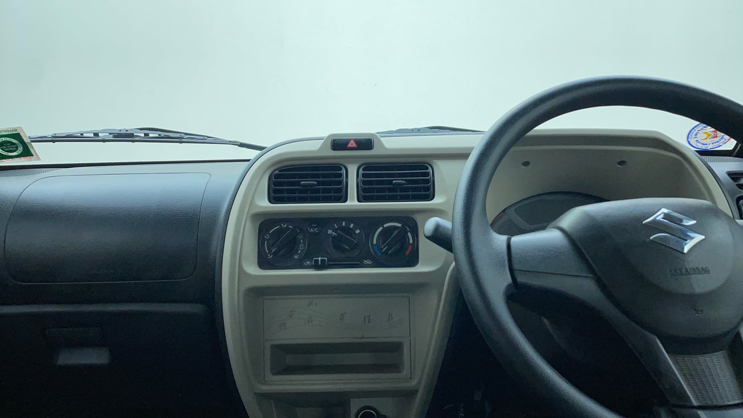 Used 2023 Maruti Suzuki Eeco 5 STR AC Petrol Manual interior MUSIC SYSTEM & AC CONTROL VIEW