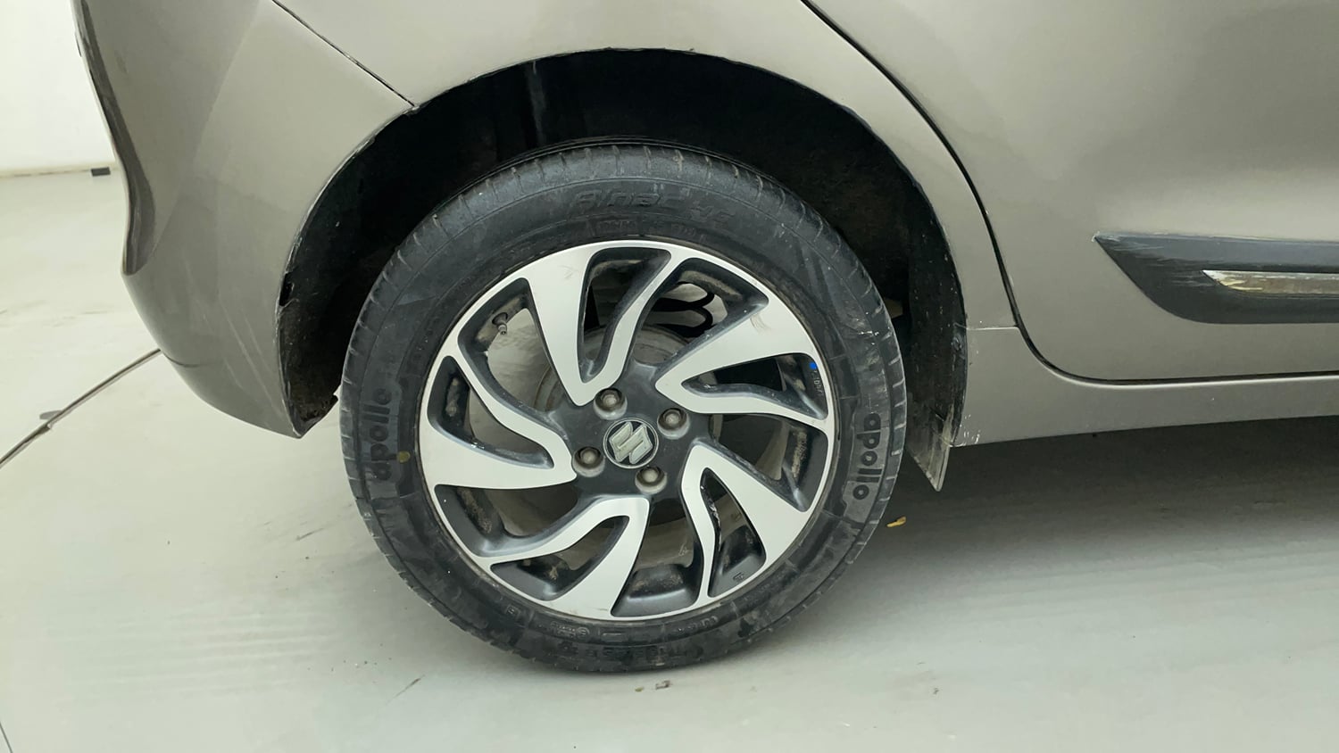 Used 2019 Maruti Suzuki Baleno Zeta Automatic Petrol Automatic tyres RIGHT REAR TYRE RIM VIEW