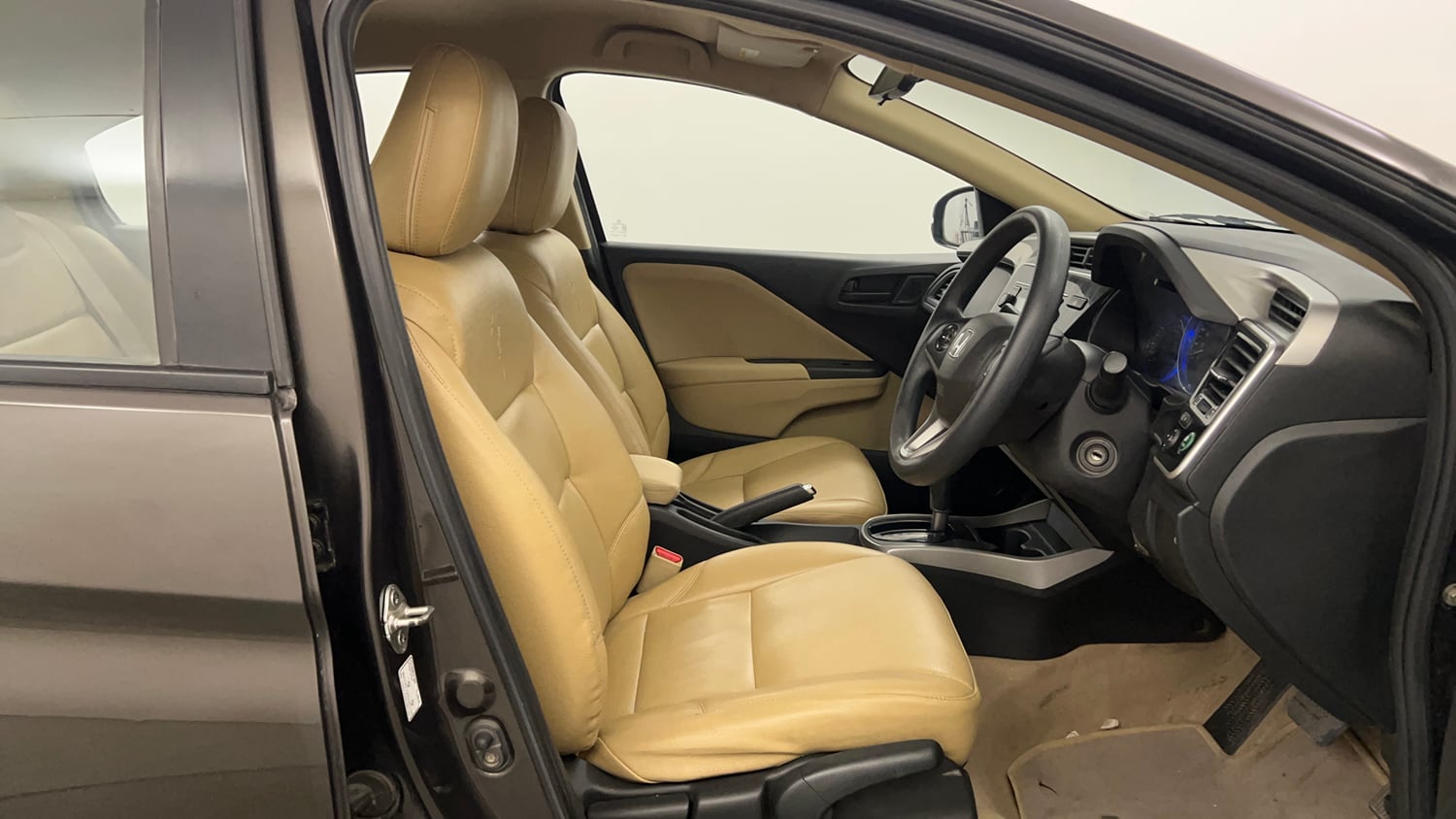 Used 2016 Honda City SV CVT Petrol Automatic interior RIGHT SIDE FRONT DOOR CABIN VIEW