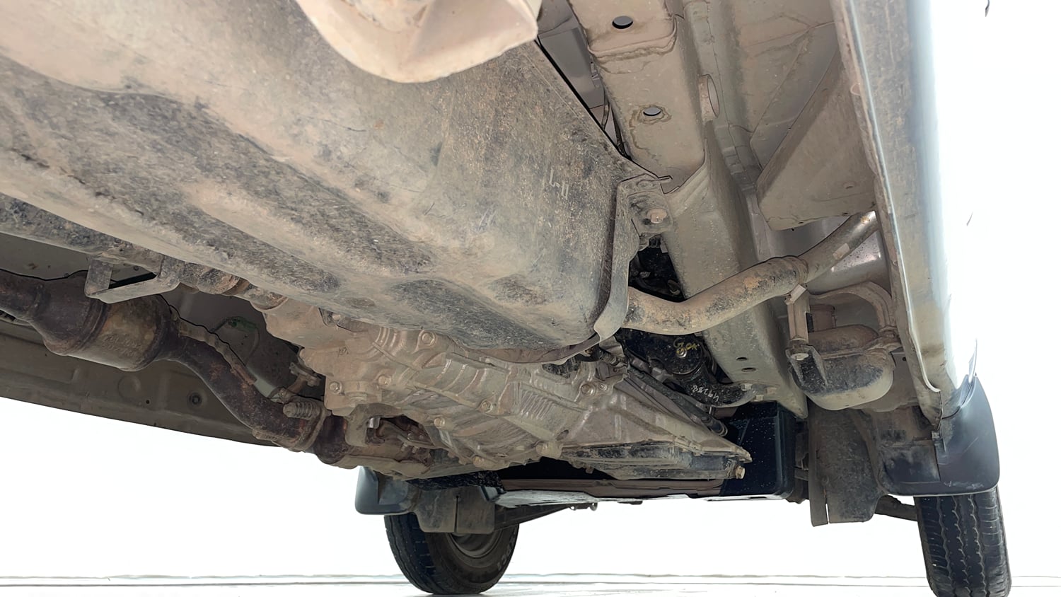 Used 2023 Maruti Suzuki Eeco 5 STR AC Petrol Manual extra REAR RIGHT UNDERBODY VIEW