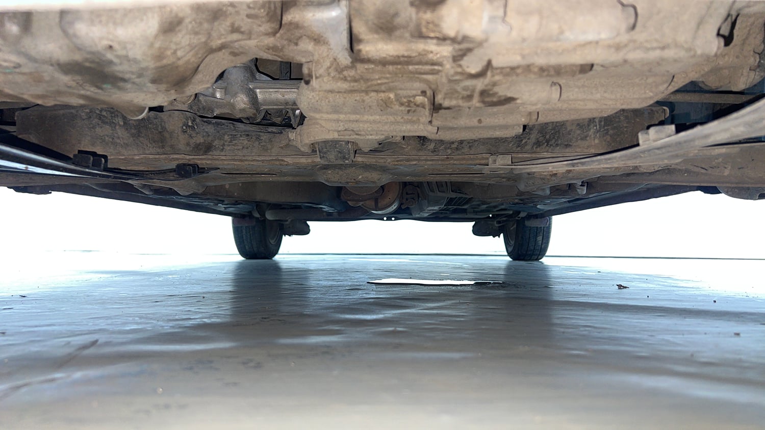 Used 2016 Honda Amaze 1.2 VX AT i-VTEC Petrol Automatic extra FRONT LEFT UNDERBODY VIEW