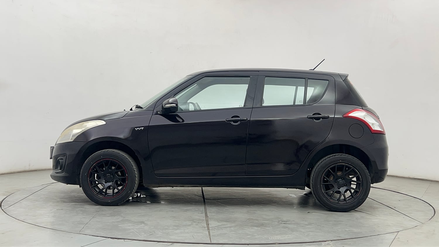 Used 2016 Maruti Suzuki Swift ZXi Petrol Manual exterior LEFT SIDE VIEW