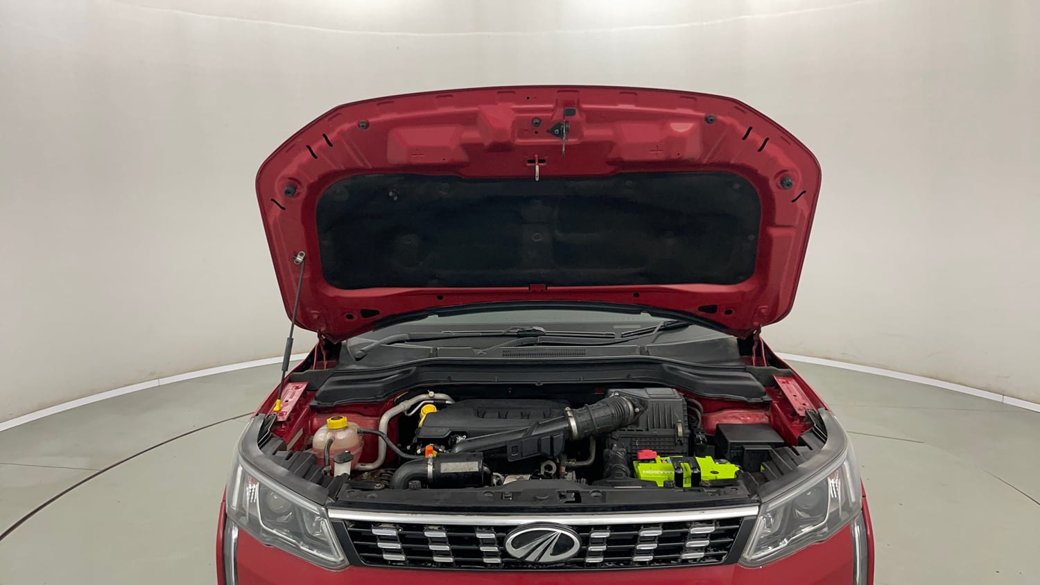 Used 2021 Mahindra XUV 300 W8 (O) 1.2 Petrol AMT Petrol Automatic engine ENGINE & BONNET OPEN FRONT VIEW
