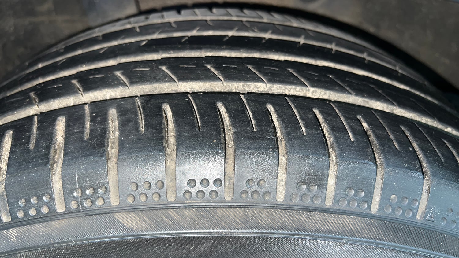 Used 2023 Hyundai Verna SX (O) 1.5 Petrol IVT Petrol Automatic tyres RIGHT REAR TYRE TREAD VIEW
