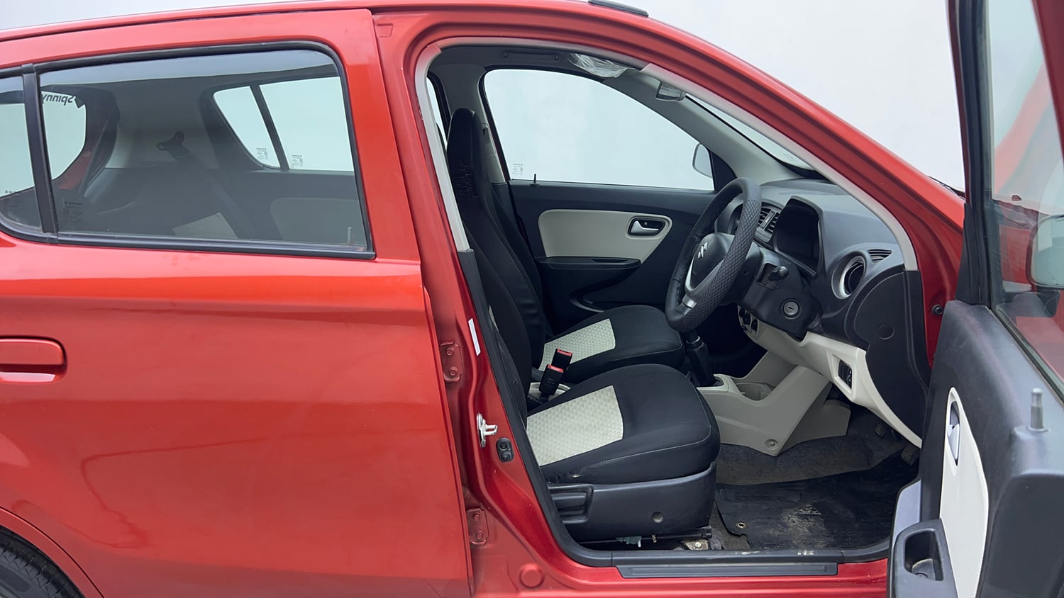 Used 2023 Maruti Suzuki Alto 800 LXi (O) Petrol Manual interior RIGHT SIDE FRONT DOOR CABIN VIEW