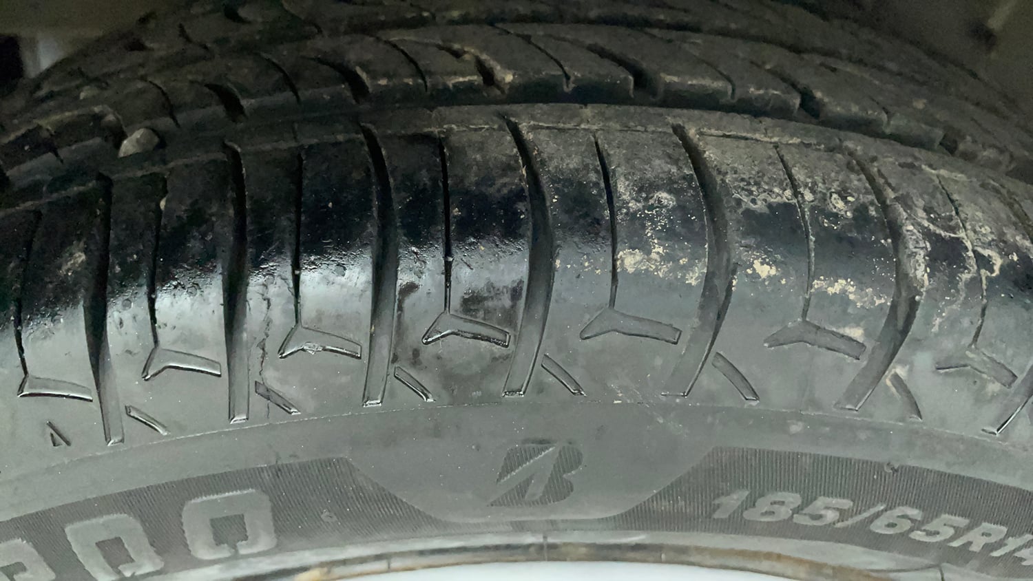 Used 2017 Tata Tiago Revotron XTA Petrol Automatic tyres RIGHT REAR TYRE TREAD VIEW
