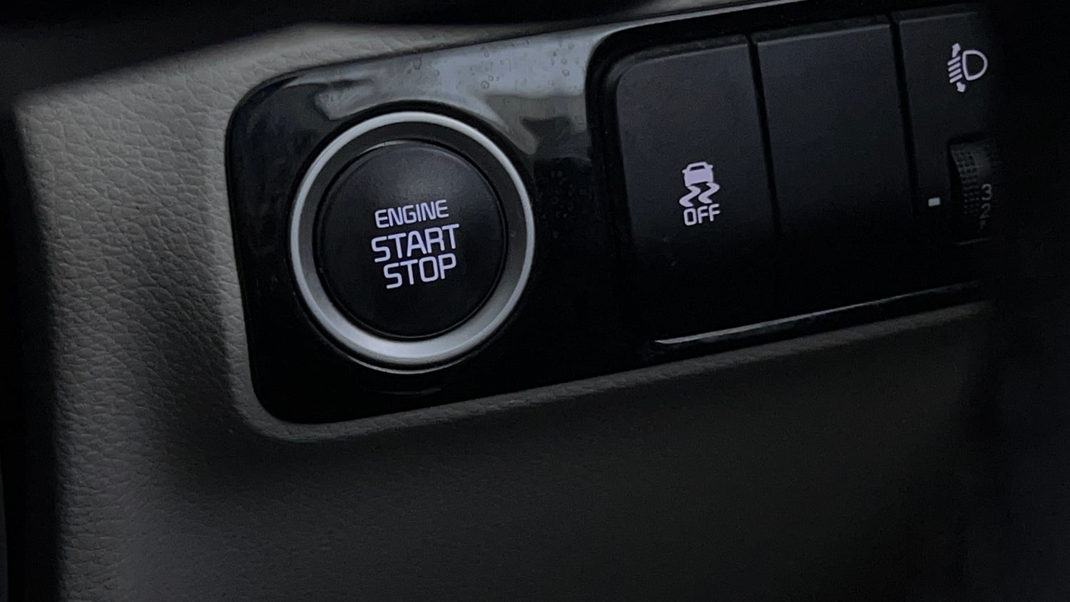 Used 2022 Kia Sonet HTX 1.5 AT Diesel Automatic top_features Keyless start