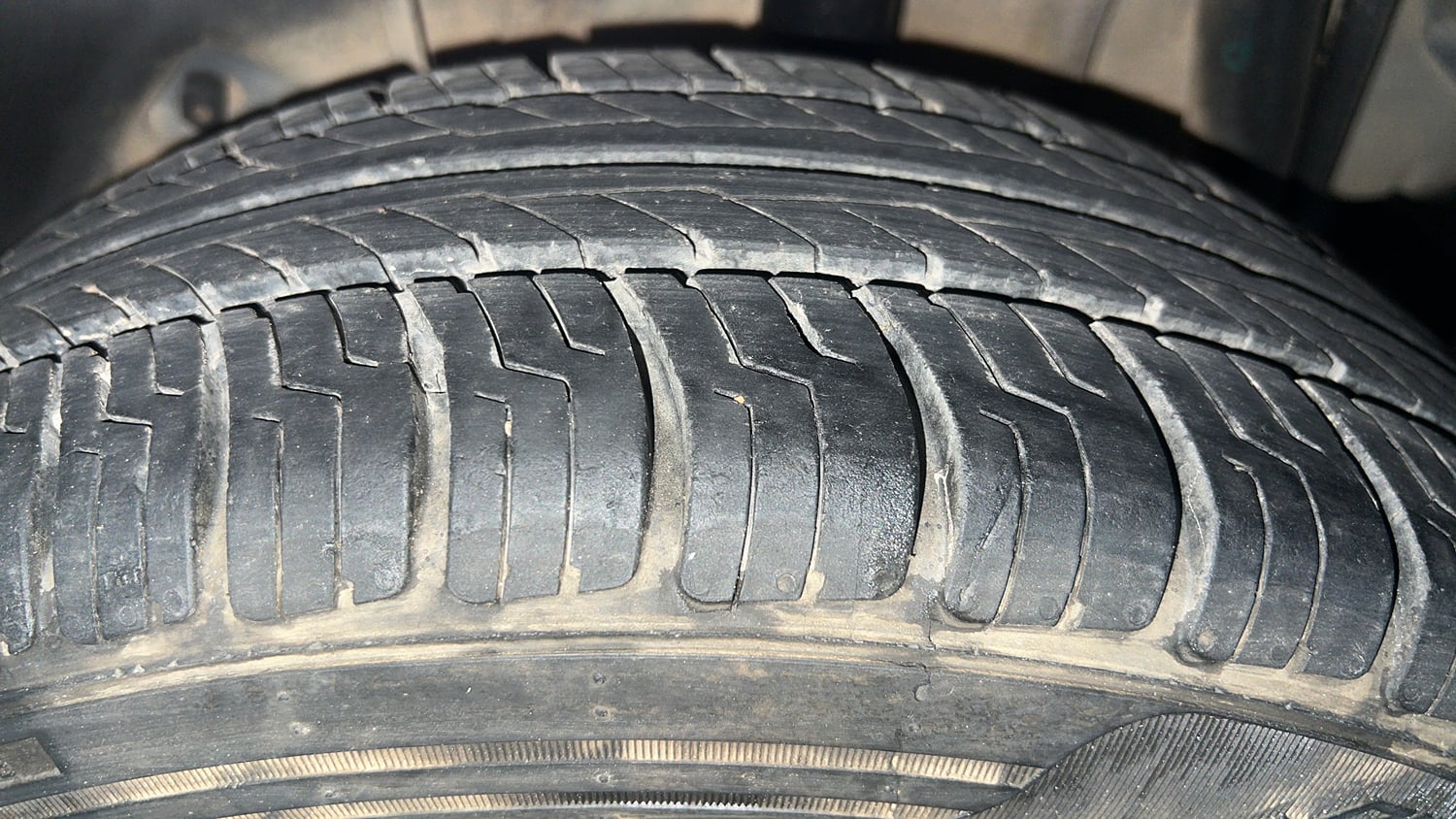 Used 2017 Tata Tiago Revotron XZ Petrol Manual tyres LEFT REAR TYRE TREAD VIEW