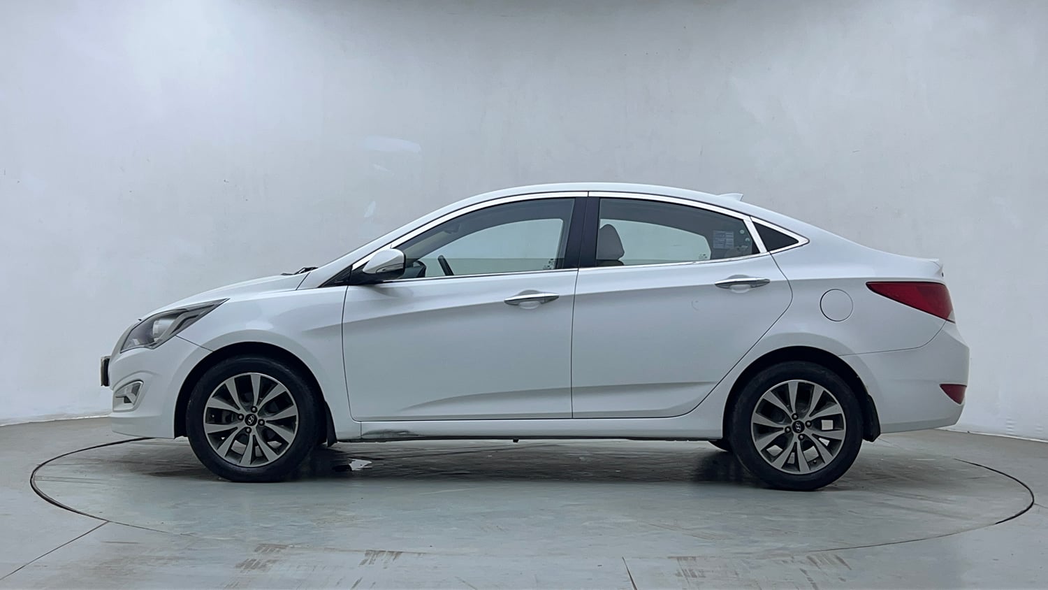 Used 2016 Hyundai Verna 1.6 VTVT SX AT Petrol Automatic exterior LEFT SIDE VIEW