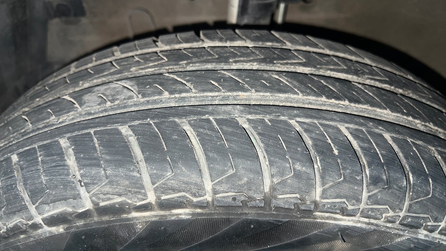 Used 2015 Maruti Suzuki Swift Dzire VXI Petrol Manual tyres LEFT FRONT TYRE TREAD VIEW