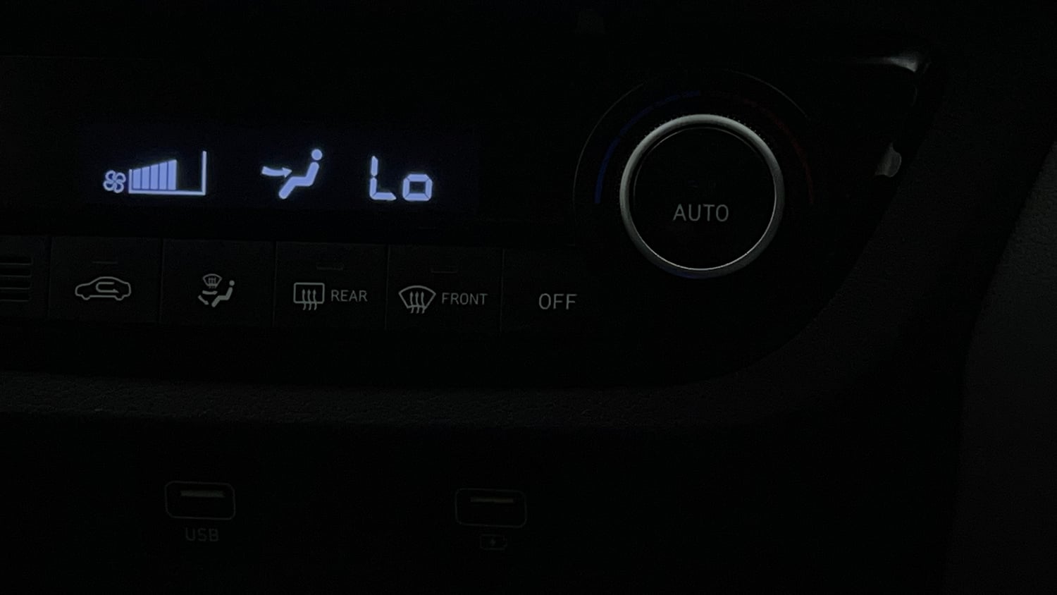 Used 2019 Hyundai Grand i10 Nios Sportz AMT 1.2 Kappa VTVT Petrol Automatic top_features Rear defogger