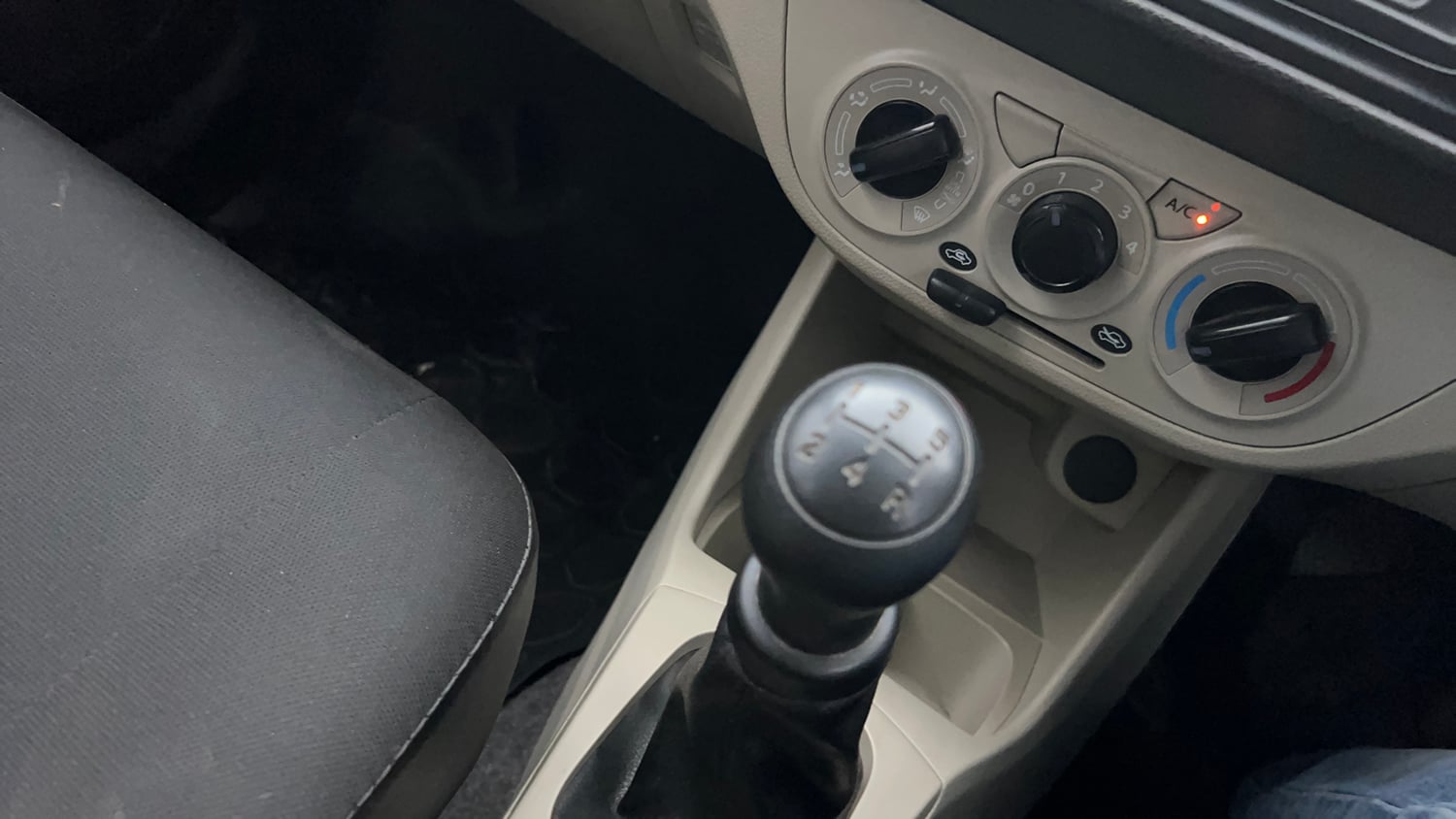 Used 2020 Maruti Suzuki Alto 800 LXi Petrol Manual interior GEAR  KNOB VIEW