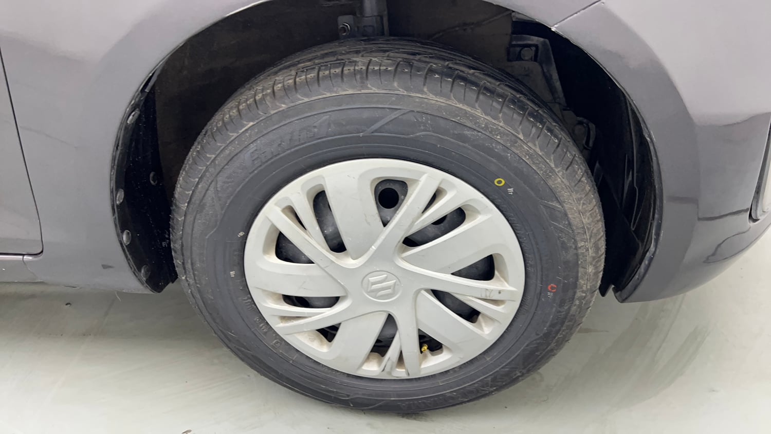 Used 2016 Maruti Suzuki Swift VXI (O) Petrol Manual tyres RIGHT FRONT TYRE RIM VIEW