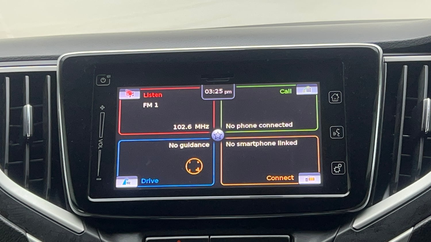 Used 2016 Maruti Suzuki Baleno Alpha 1.2 Petrol Manual top_features Touch screen infotainment system