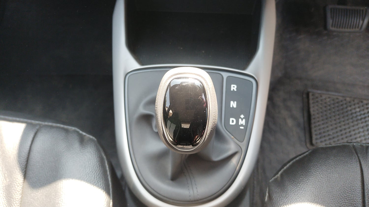 Used 2026 Hyundai Grand i10 Nios Sportz 1.2 Kappa AMT Petrol Automatic interior GEAR  KNOB VIEW