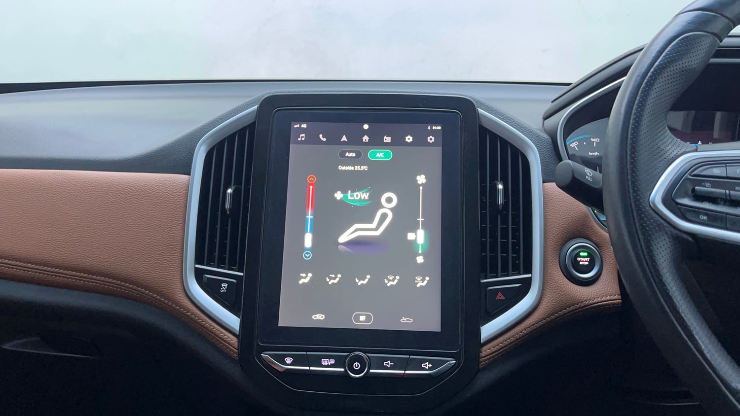 Used 2021 MG Motors Hector Plus Sharp 1.5 Petrol Turbo DCT 6-STR Petrol Automatic interior MUSIC SYSTEM & AC CONTROL VIEW