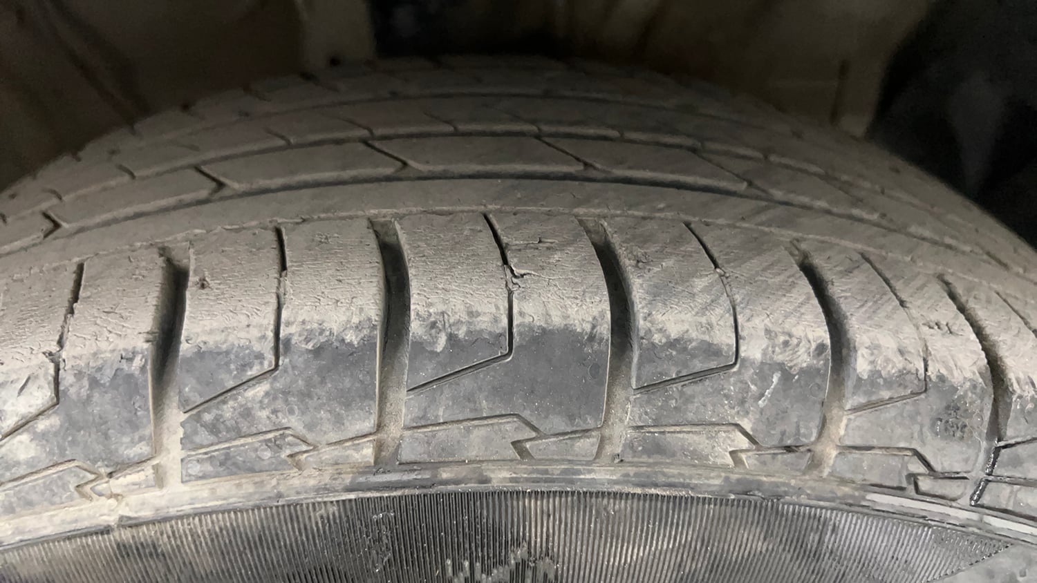 Used 2023 Hyundai Creta SX 1.5 Petrol Executive Petrol Manual tyres RIGHT FRONT TYRE TREAD VIEW