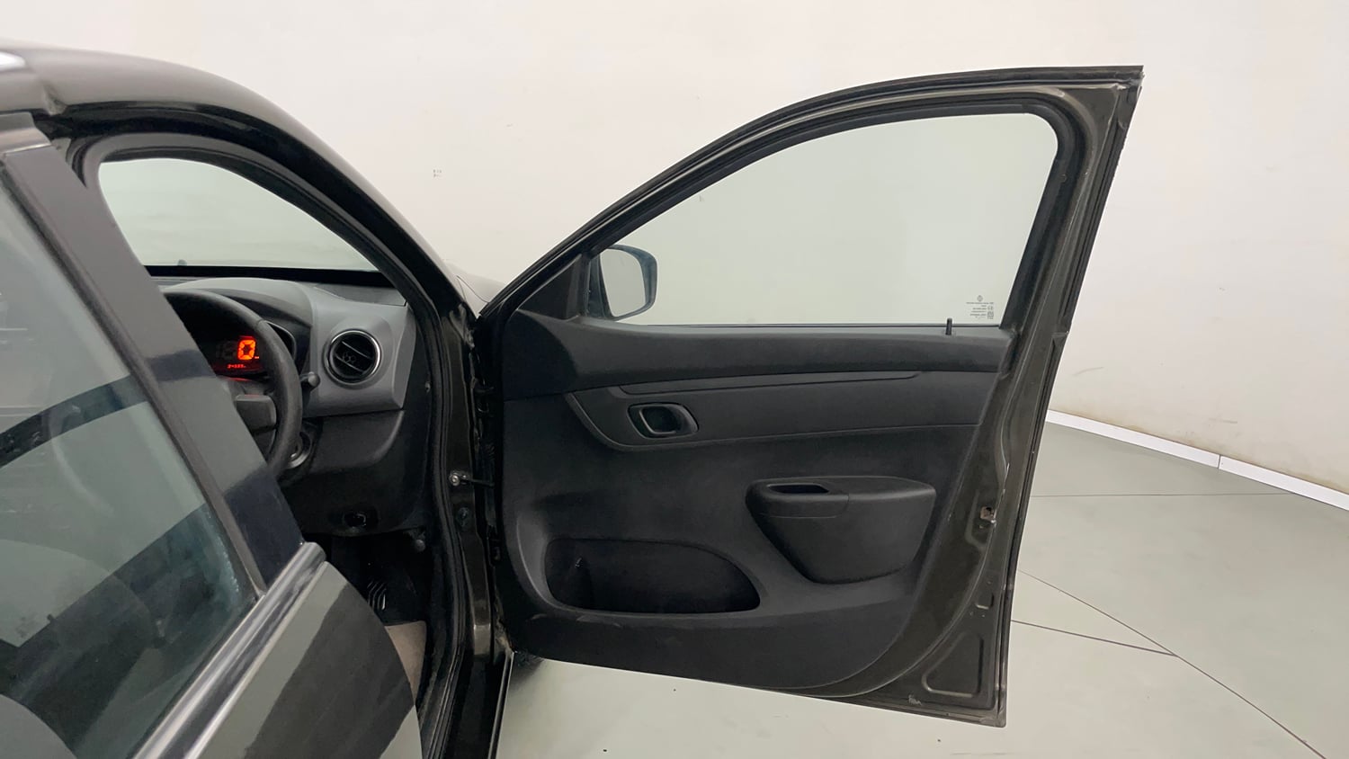 Used 2017 Renault Kwid RXT Petrol Manual interior RIGHT FRONT DOOR OPEN VIEW