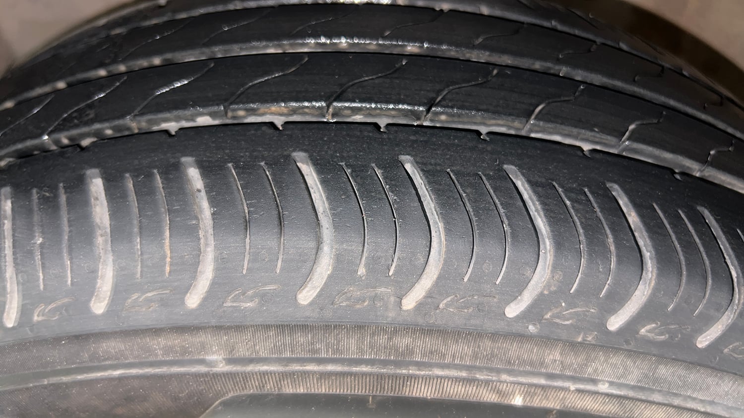 Used 2024 honda Amaze 2nd Generation VX 1.2 Petrol CVT Petrol Automatic tyres LEFT FRONT TYRE TREAD VIEW