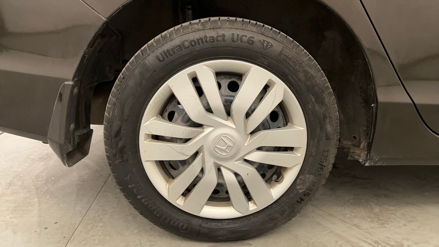 Used 2016 Honda City SV CVT Petrol Automatic tyres RIGHT REAR TYRE RIM VIEW