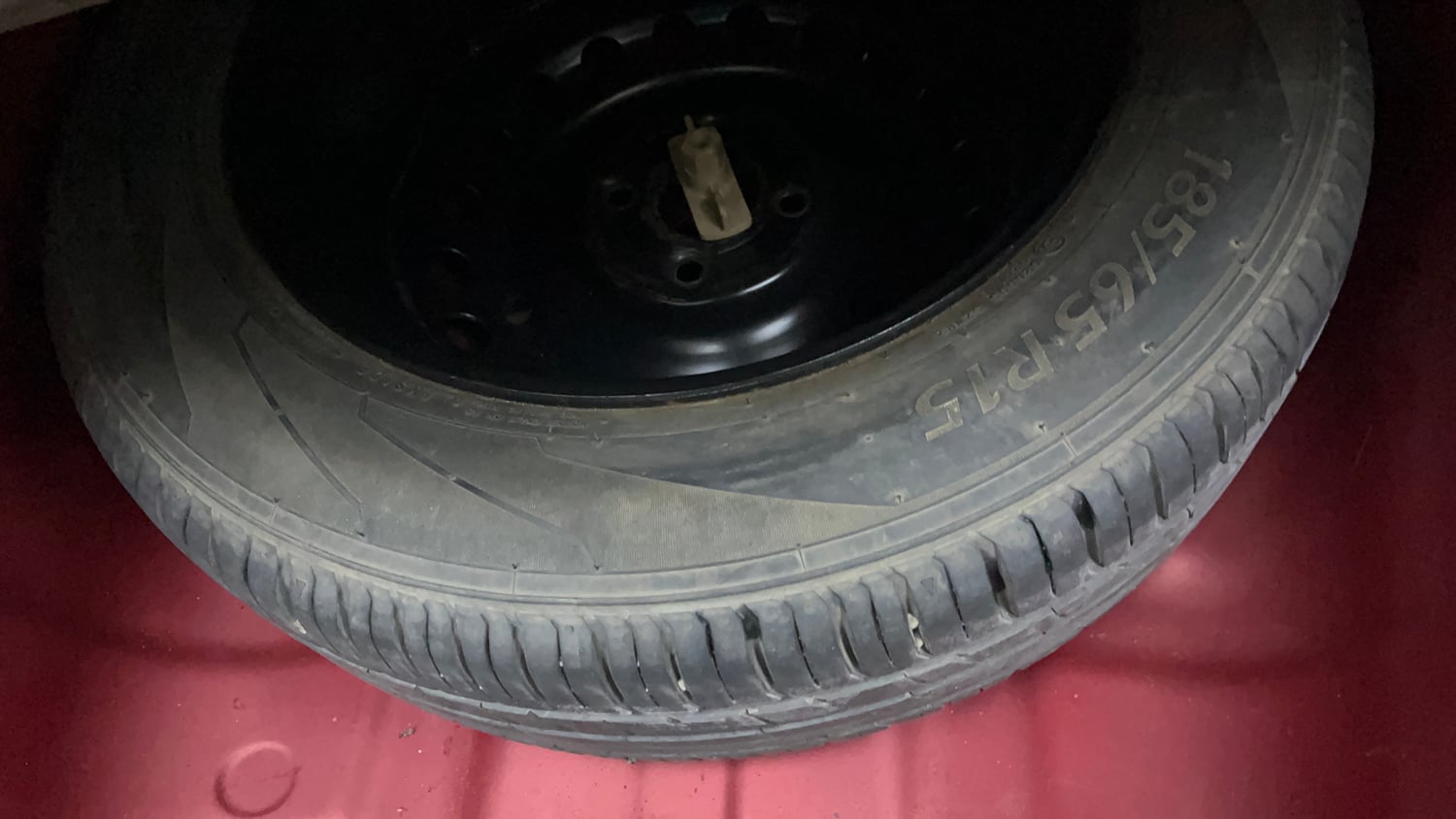 Used 2018 Hyundai Verna SX (O) 1.6 VTVT AT Petrol Automatic tyres SPARE TYRE VIEW