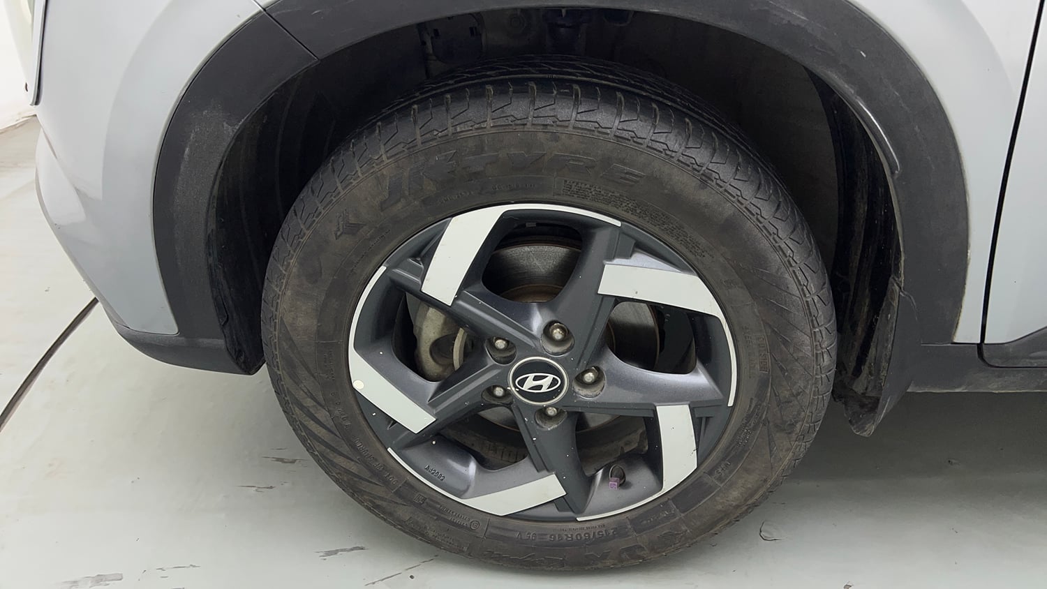 Used 2019 hyundai Venue SX 1.0 (O) Turbo Petrol Petrol Manual tyres LEFT FRONT TYRE RIM VIEW
