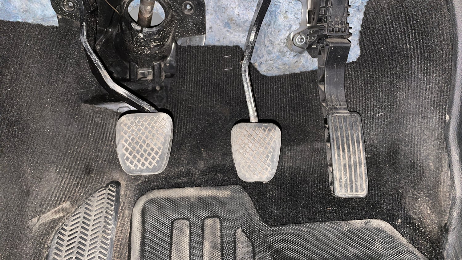 Used 2024 Honda Elevate V MT Petrol Manual interior PEDALS VIEW