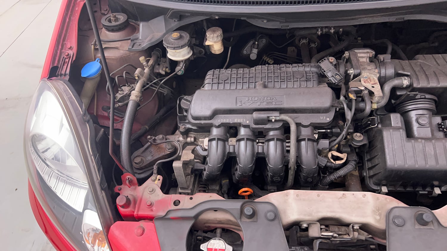 Used 2014 Honda Brio S MT Petrol Manual engine ENGINE RIGHT SIDE VIEW
