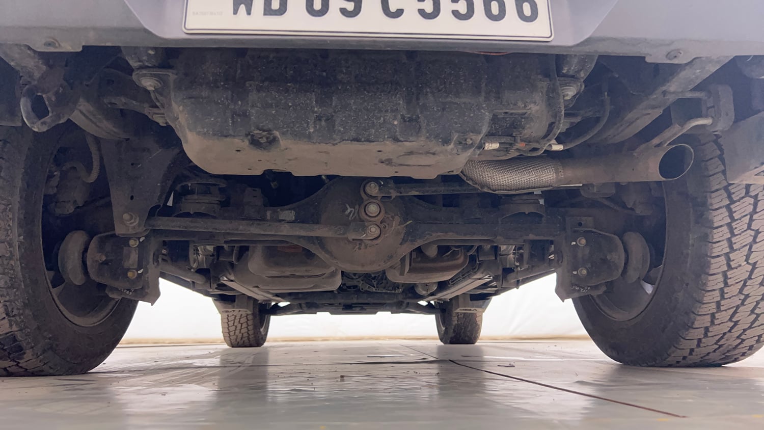 Used 2025 Mahindra Thar Roxx AX7 L Diesel AT 4WD Diesel Automatic extra REAR UNDERBODY VIEW (TAKEN FROM REAR)