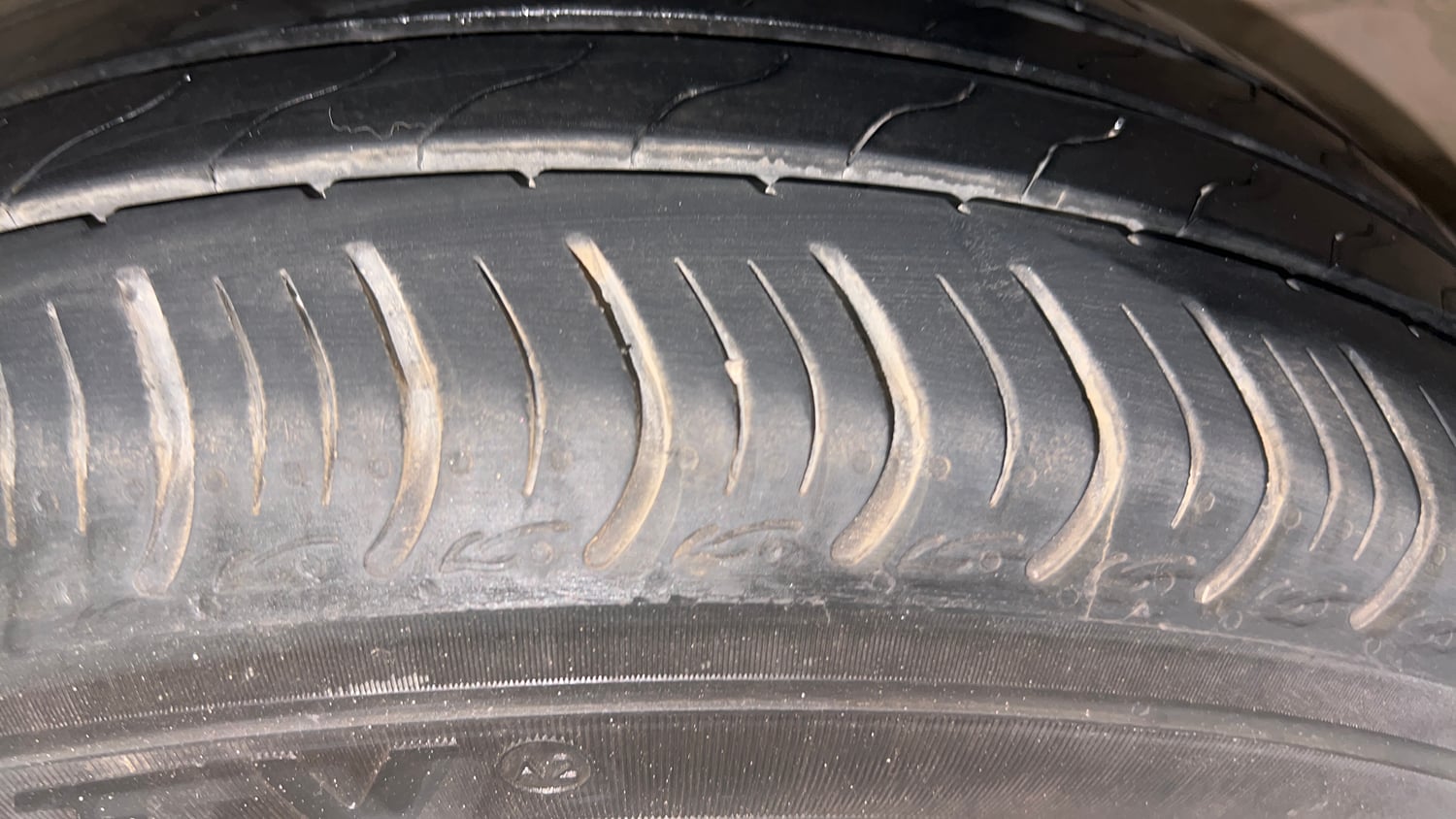 Used 2024 honda Amaze 2nd Generation VX 1.2 Petrol CVT Petrol Automatic tyres LEFT REAR TYRE TREAD VIEW
