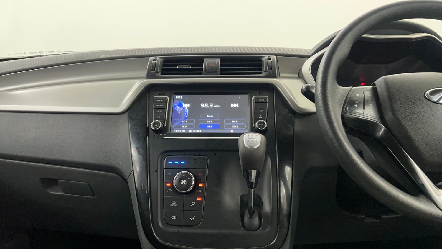 Used 2019 Mahindra KUV100 NXT K6 Plus 6 STR Petrol Manual interior MUSIC SYSTEM & AC CONTROL VIEW