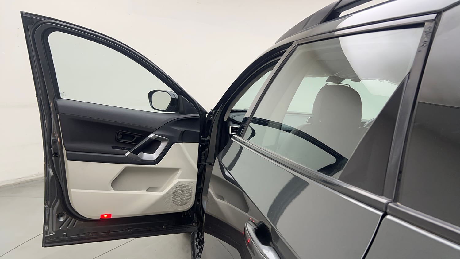 Used 2023 Tata Safari XM Diesel Manual interior LEFT FRONT DOOR OPEN VIEW