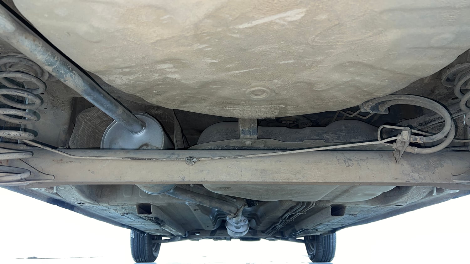 Used 2017 Renault Kwid CLIMBER 1.0 AMT Petrol Automatic extra REAR UNDERBODY VIEW (TAKEN FROM REAR)