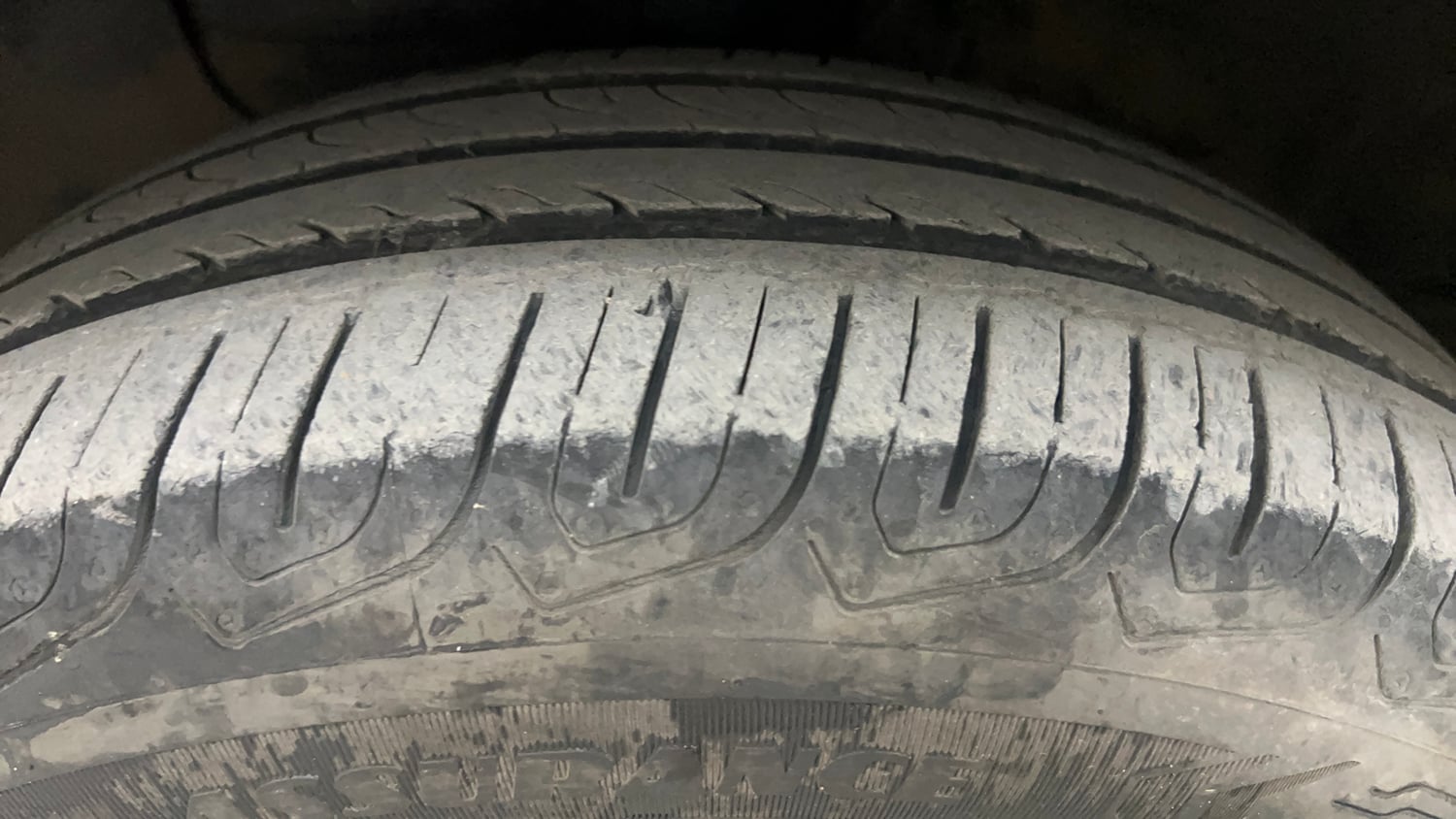 Used 2017 Hyundai Elite i20 Sportz 1.2 Petrol Manual tyres LEFT FRONT TYRE TREAD VIEW