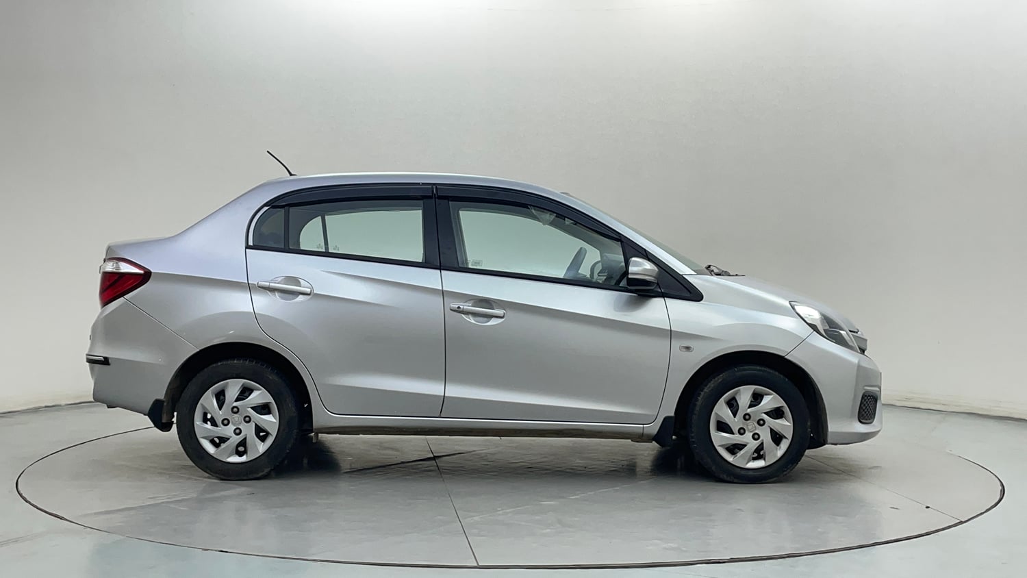 Used 2017 Honda Amaze 1.5 S i-DTEC Diesel Manual exterior RIGHT SIDE VIEW