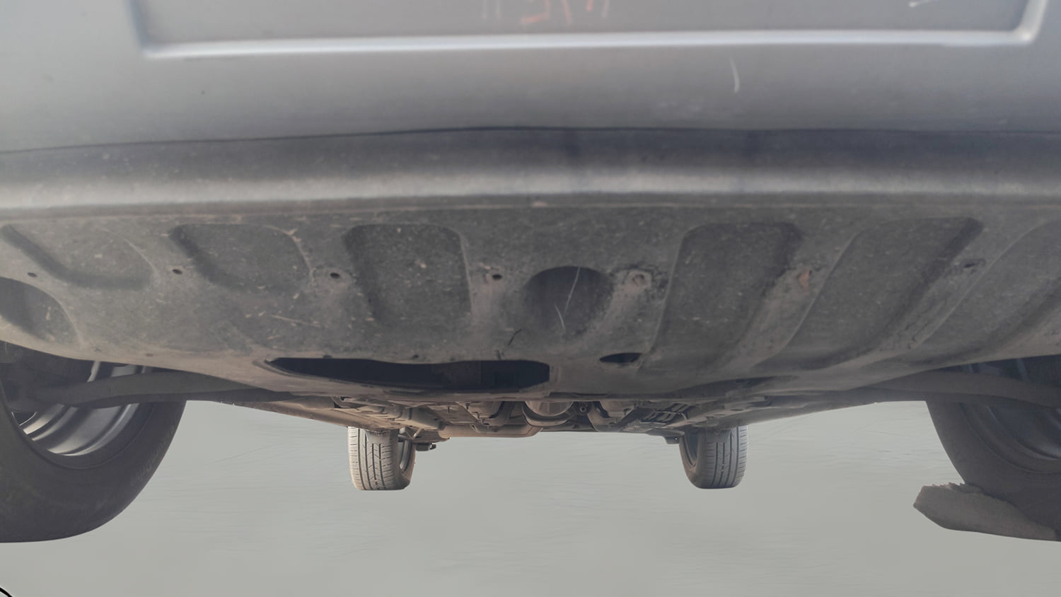 Used 2023 Hyundai Venue S (O) 1.0 Turbo DCT Petrol Automatic extra FRONT LEFT UNDERBODY VIEW