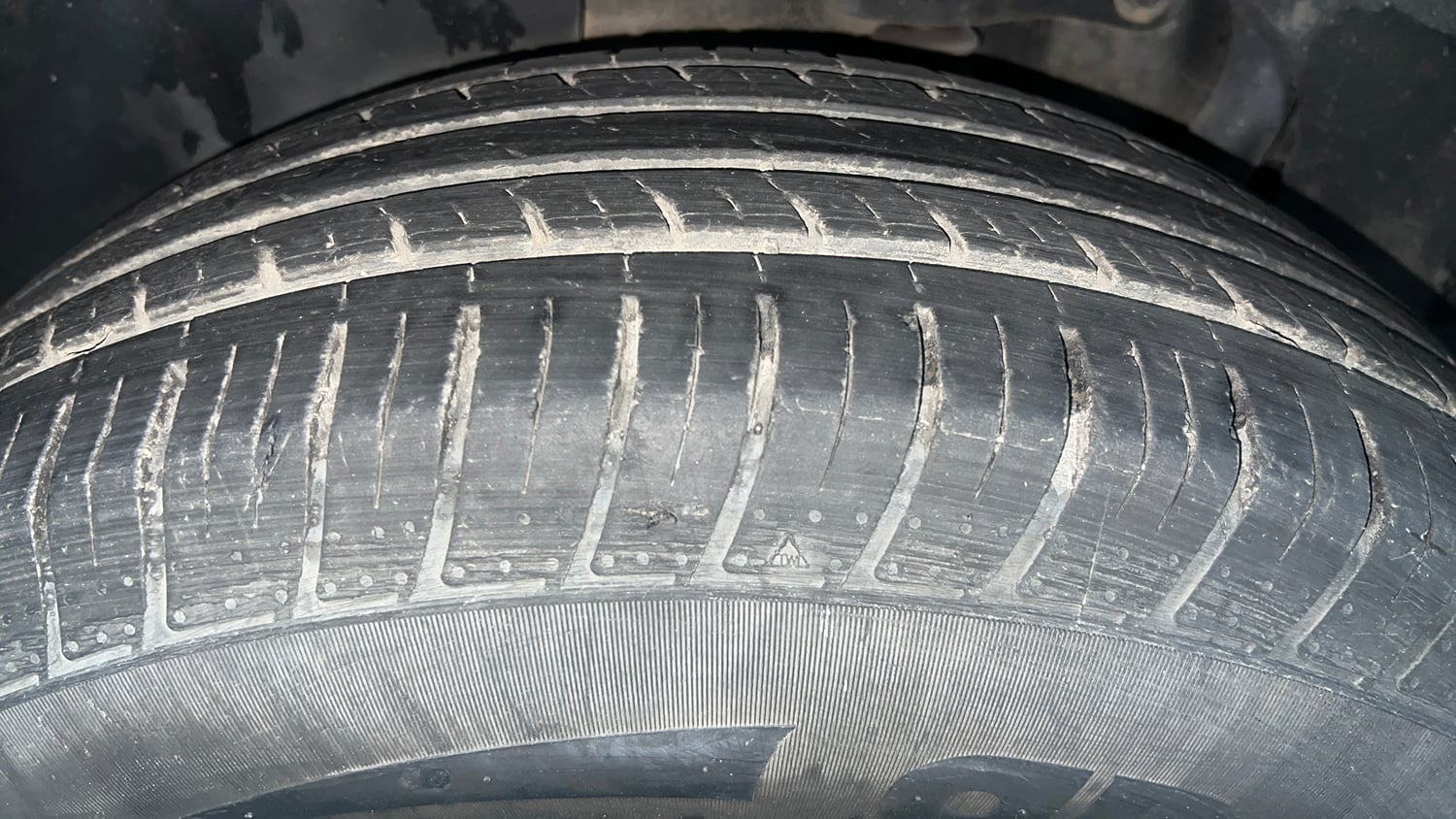 Used 2023 Tata Safari XM Diesel Manual tyres RIGHT REAR TYRE TREAD VIEW