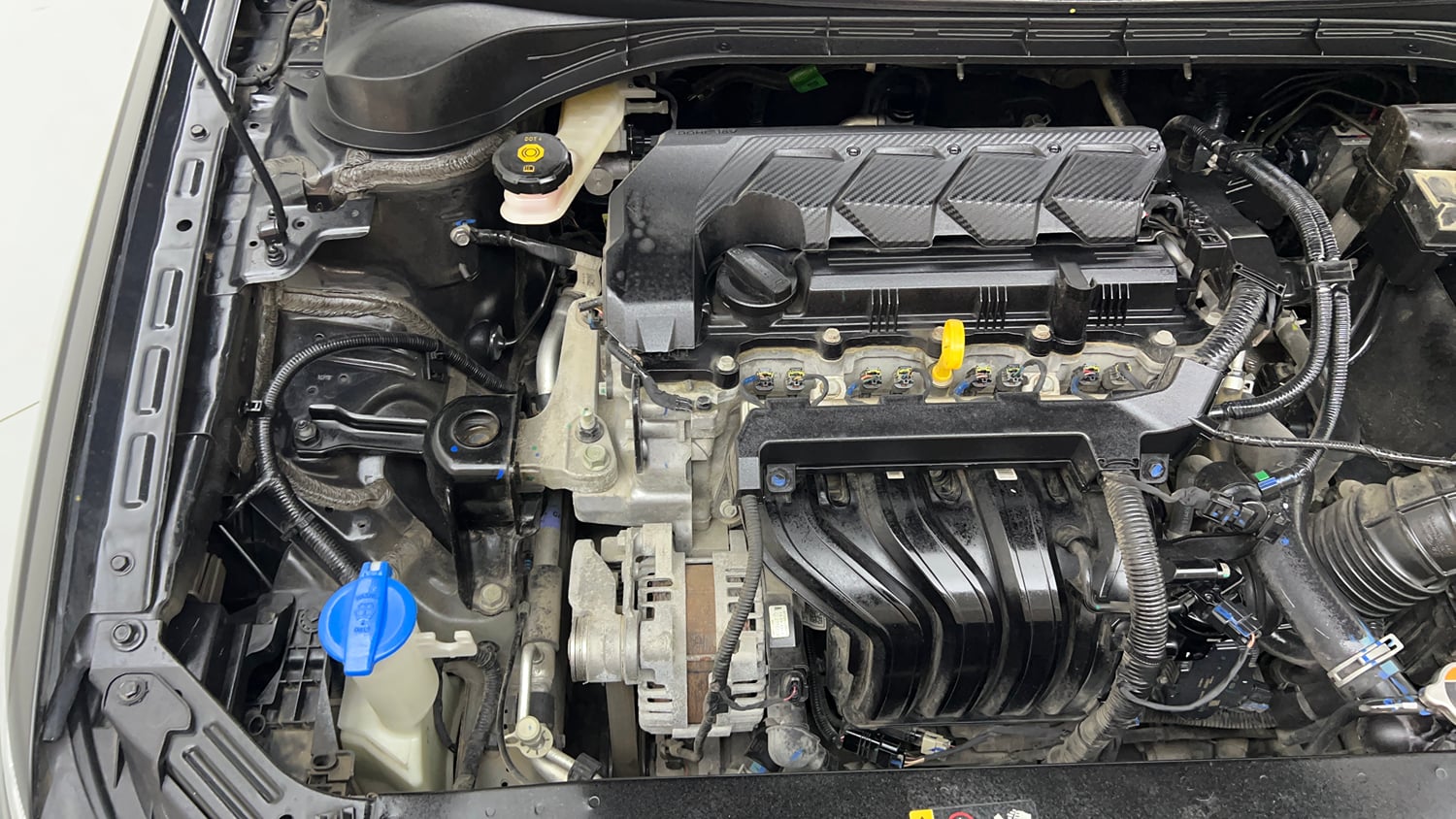 Used 2023 Hyundai Verna SX (O) 1.5 Petrol IVT Petrol Automatic engine ENGINE RIGHT SIDE VIEW