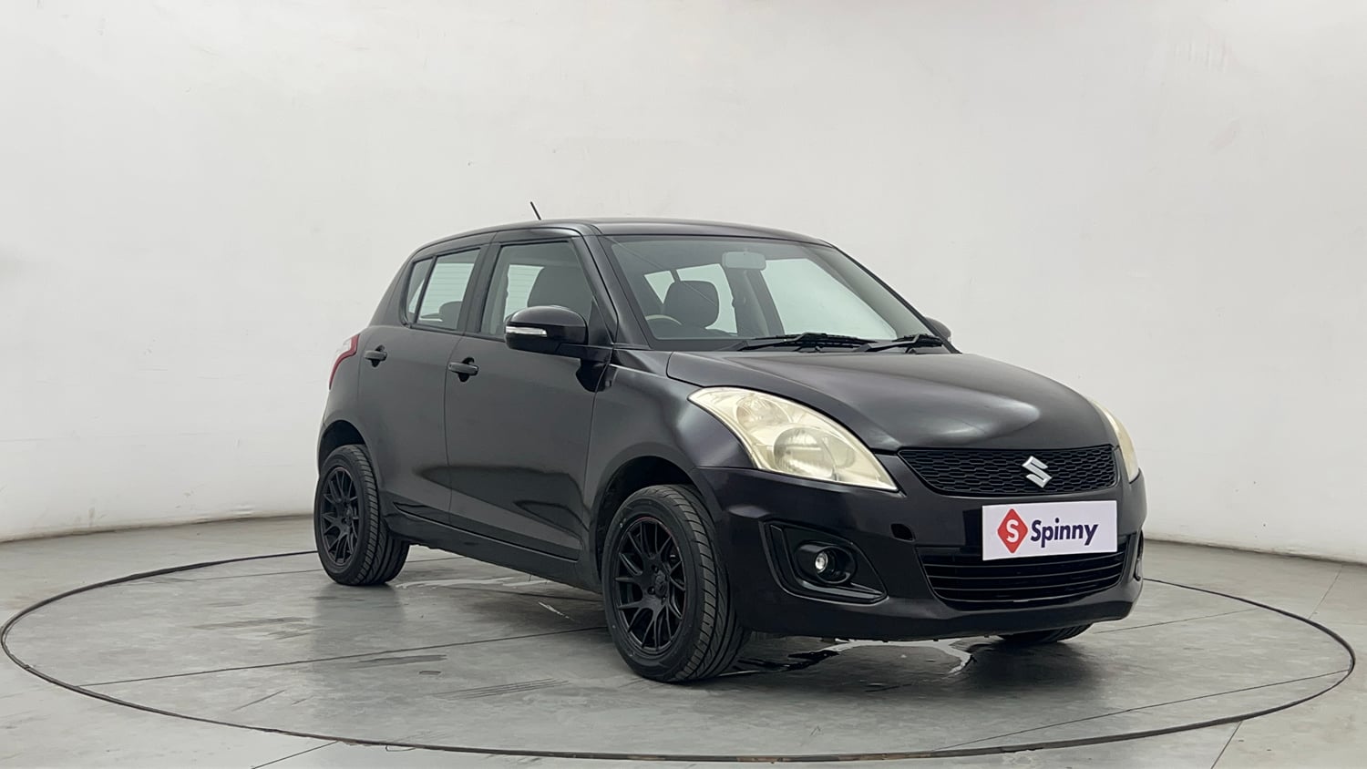 Used 2016 Maruti Suzuki Swift ZXi Petrol Manual exterior RIGHT FRONT CORNER VIEW