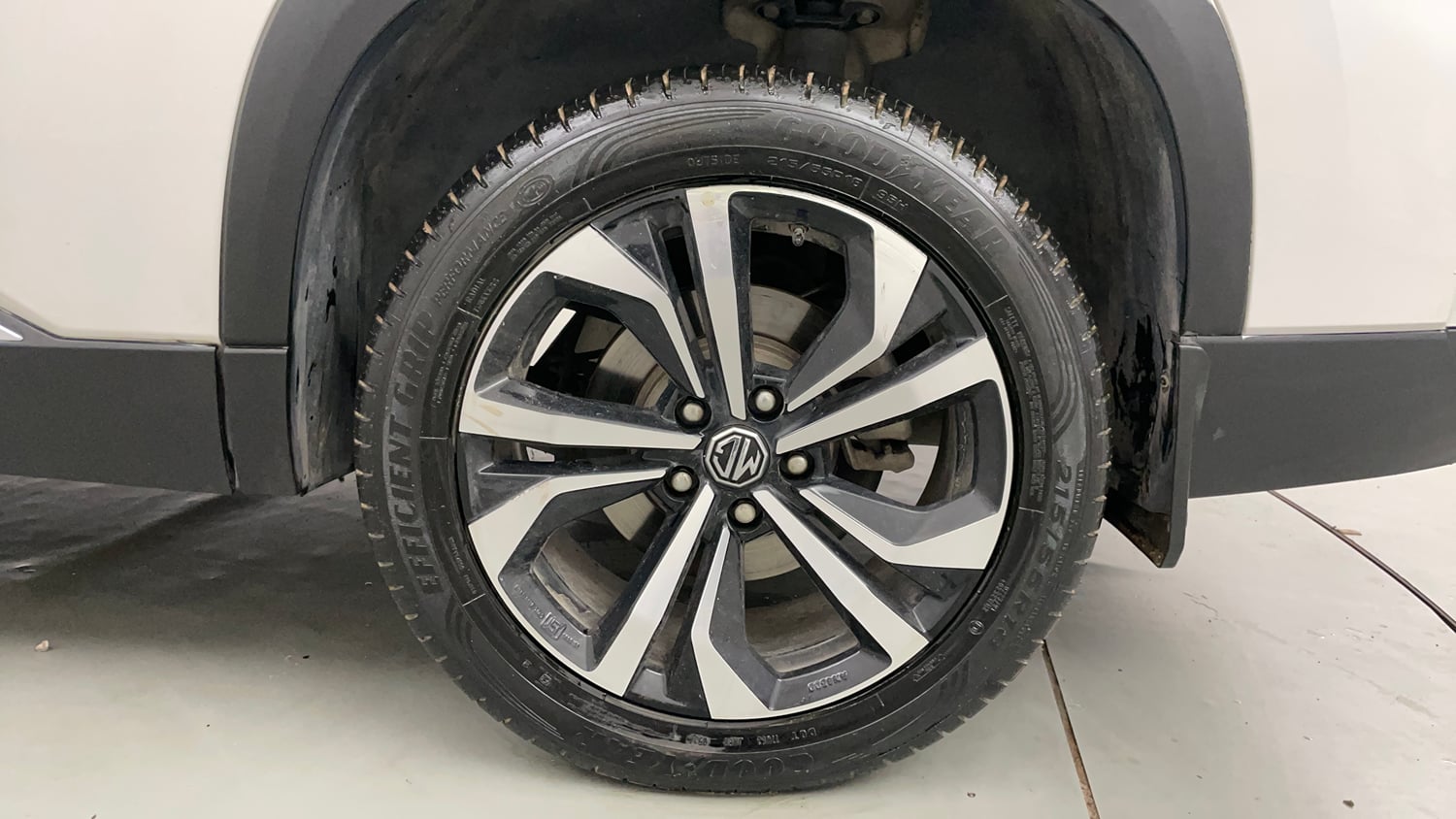 Used 2024 MG Motors Hector Sharp Pro 1.5 Turbo CVT Petrol Automatic tyres LEFT REAR TYRE RIM VIEW