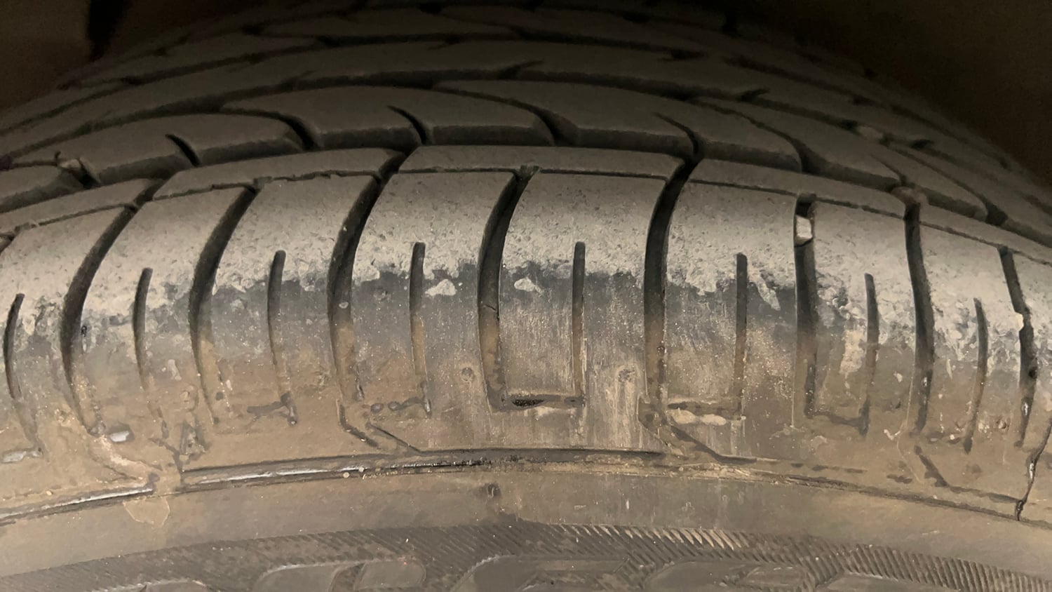 Used 2018 Hyundai Creta SX 1.6 CRDI (O) Diesel Manual tyres RIGHT REAR TYRE TREAD VIEW