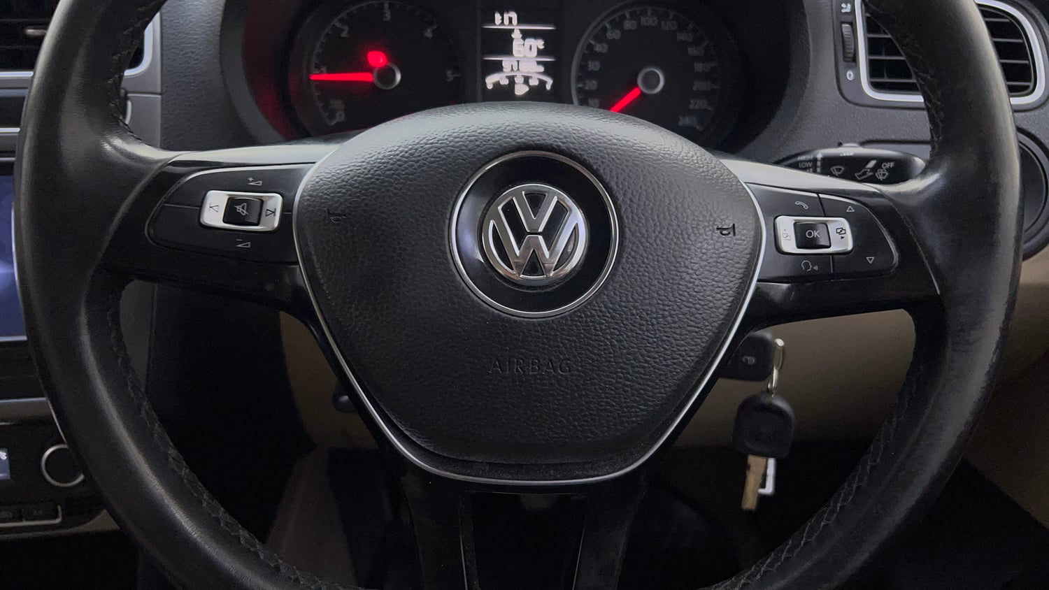 Used 2019 Volkswagen Ameo Highline Plus 1.5L (D) Diesel Manual top_features Airbags