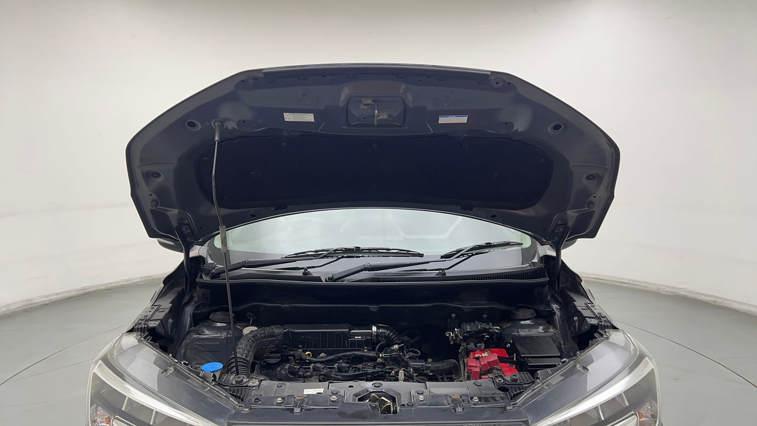 Used 2021 Maruti Suzuki XL6 Zeta MT Petrol Petrol Manual engine ENGINE & BONNET OPEN FRONT VIEW